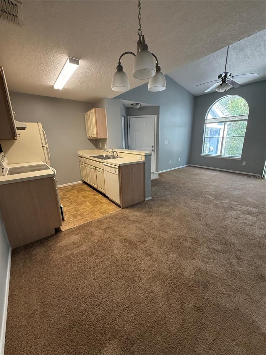 Listing photo id 9 for 2585 Grassy Point Drive 313