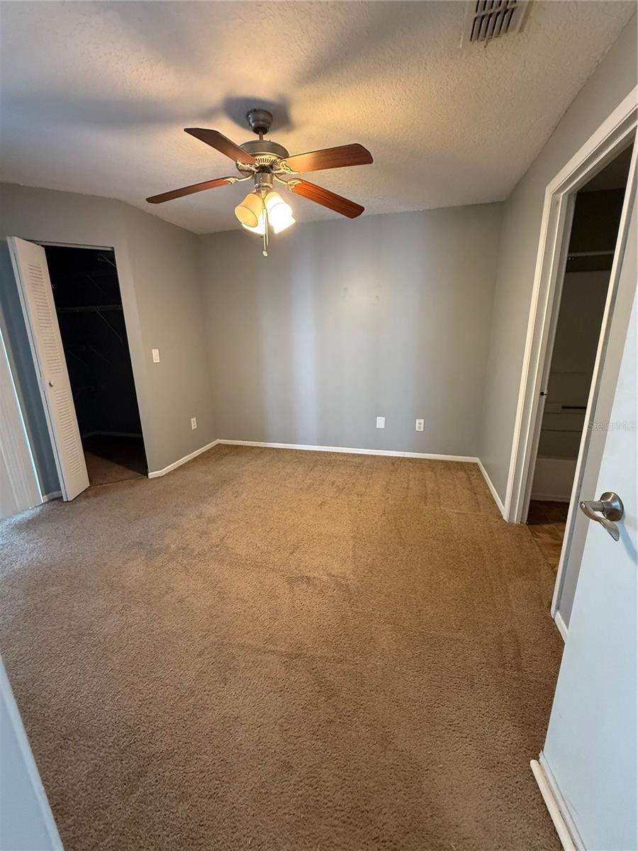 Listing photo id 12 for 2585 Grassy Point Drive 313
