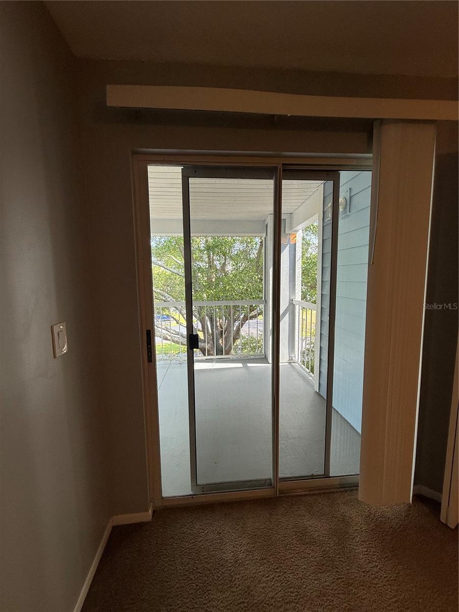 Listing photo id 16 for 2585 Grassy Point Drive 313