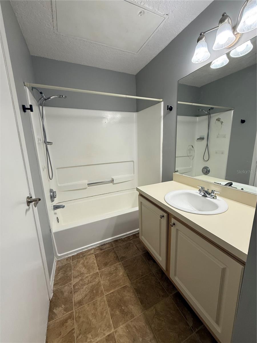 Listing photo id 17 for 2585 Grassy Point Drive 313