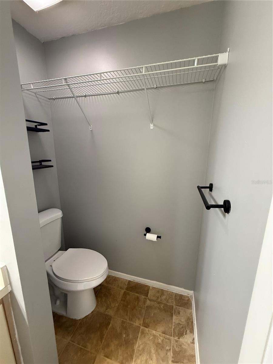 Listing photo id 18 for 2585 Grassy Point Drive 313