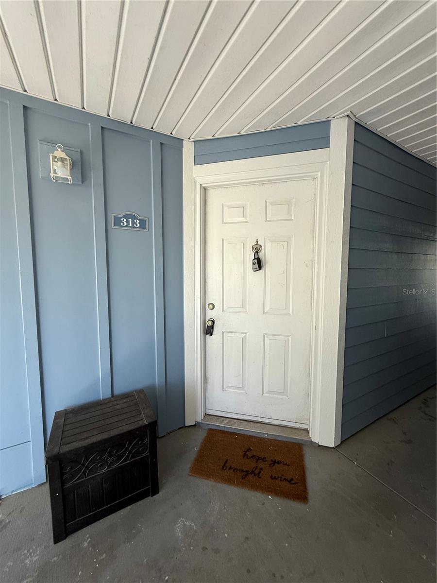 Listing photo id 1 for 2585 Grassy Point Drive 313
