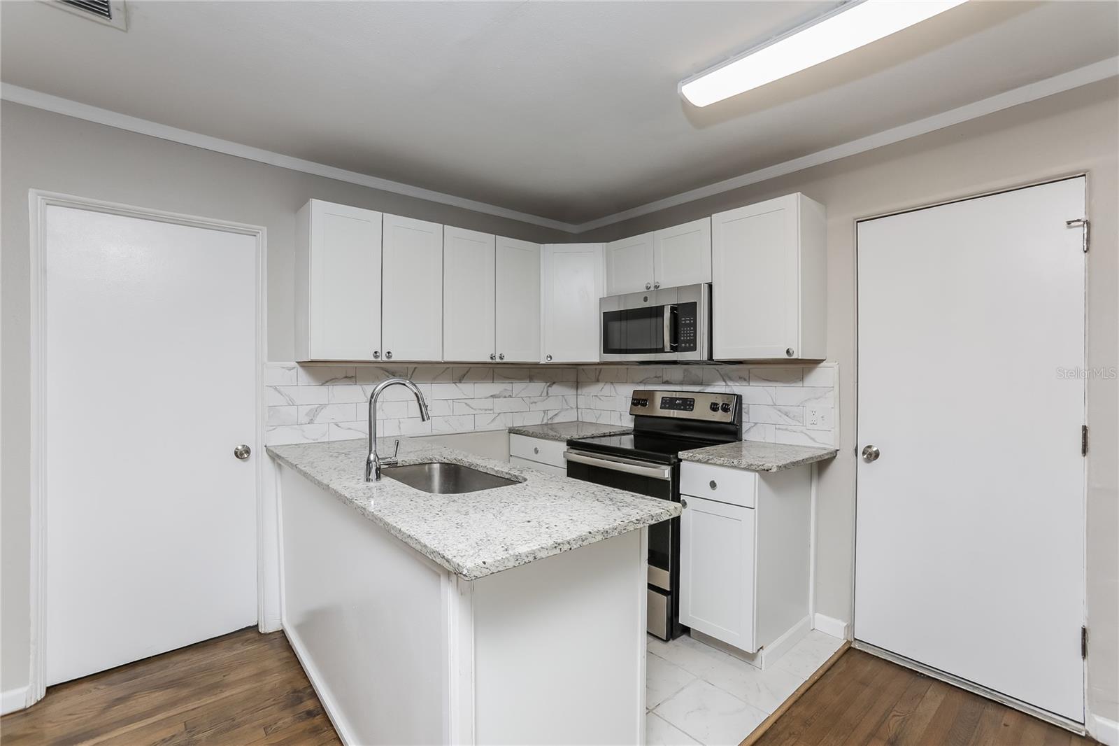 Image 6 of 16 For 221 Edwards Avenue