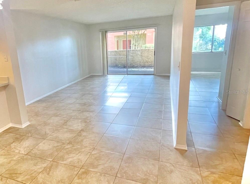 Image 10 of 22 For 604 Kenwick Circle 105