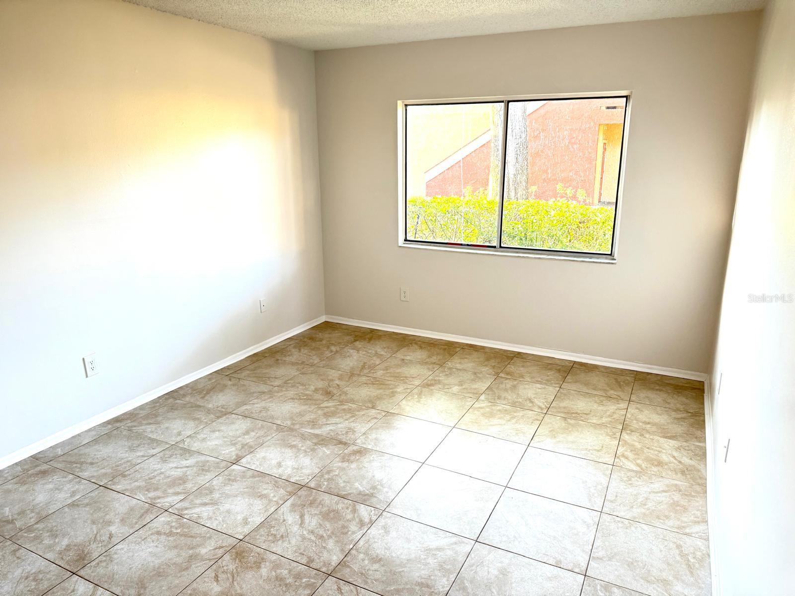 Image 11 of 22 For 604 Kenwick Circle 105