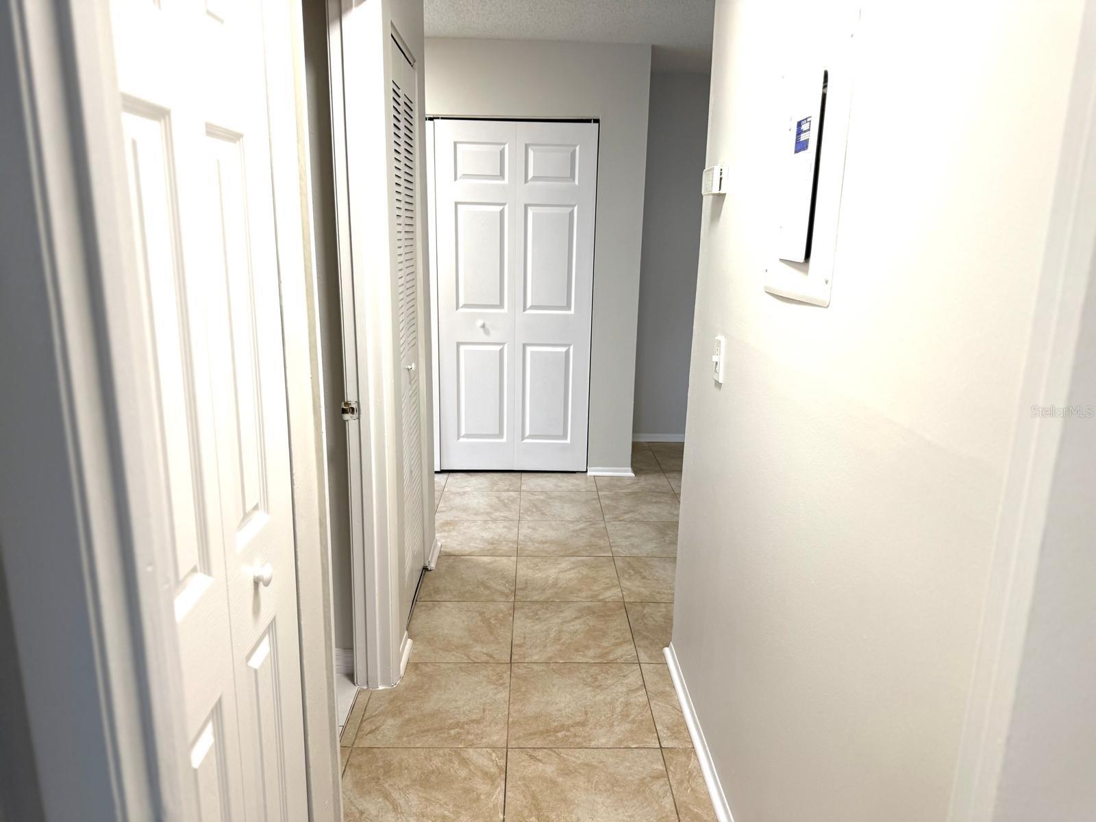 Image 13 of 22 For 604 Kenwick Circle 105