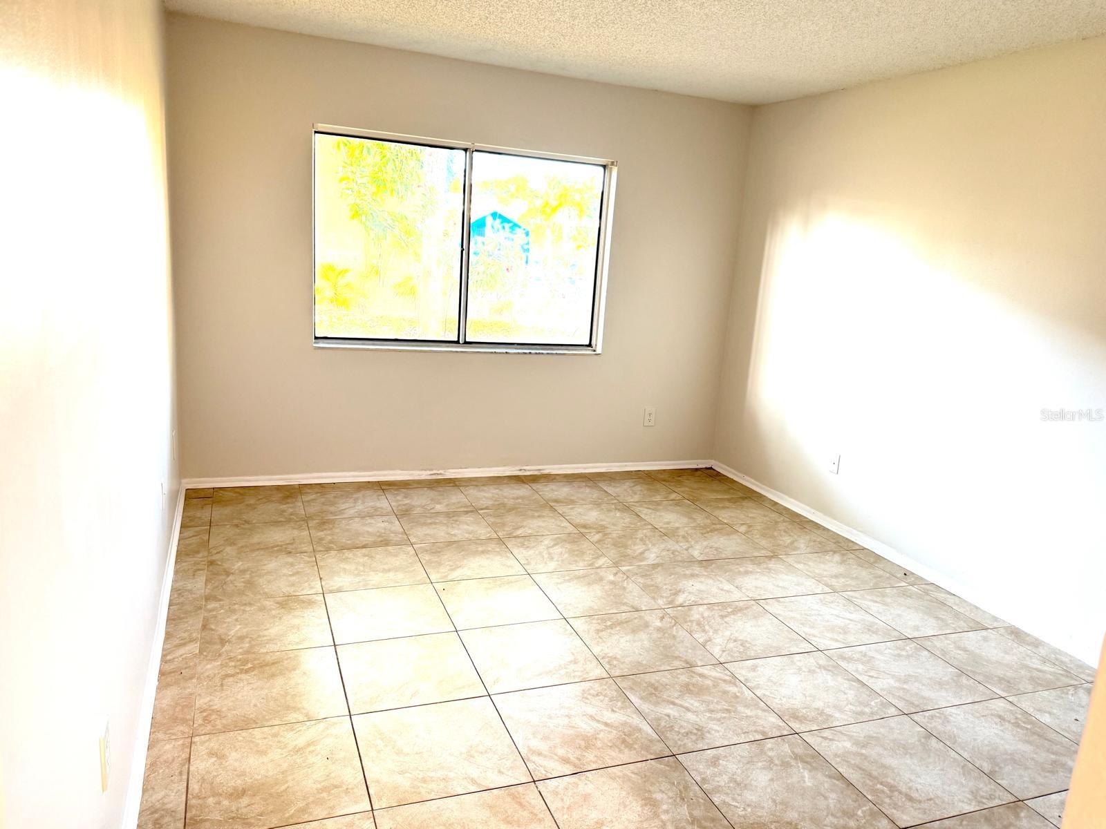 Image 14 of 22 For 604 Kenwick Circle 105