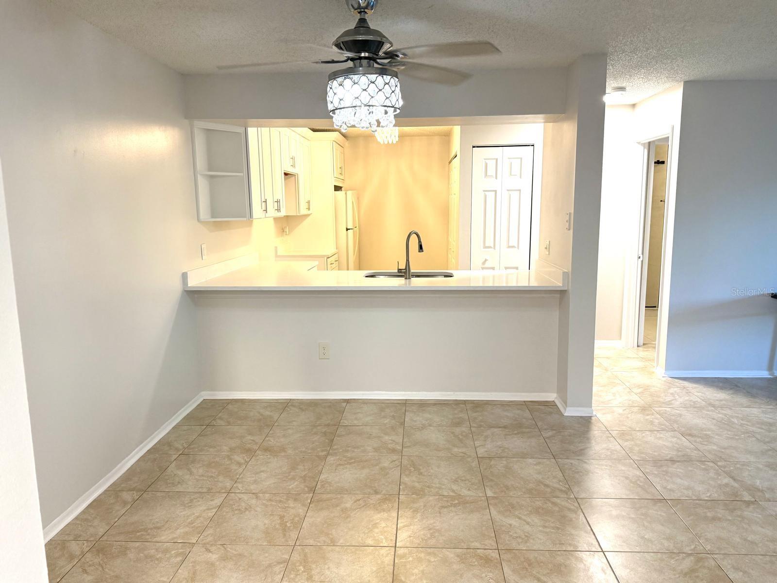 Image 4 of 22 For 604 Kenwick Circle 105