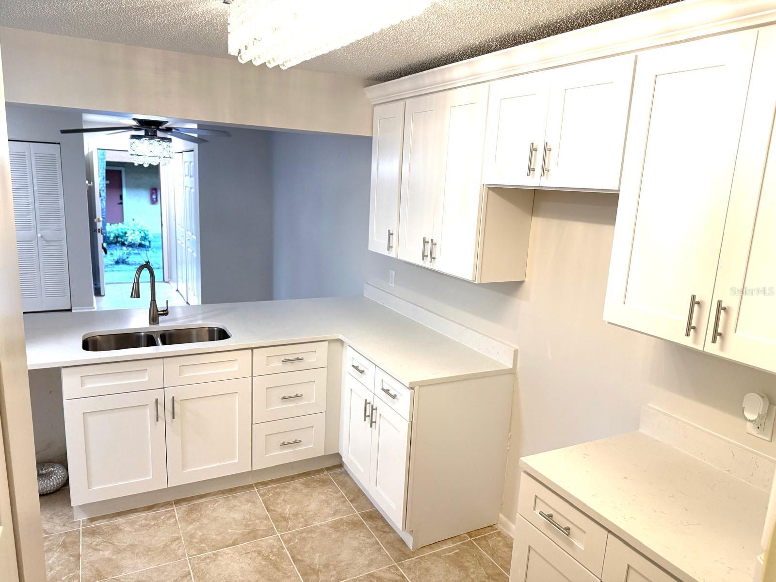 Image 5 of 22 For 604 Kenwick Circle 105