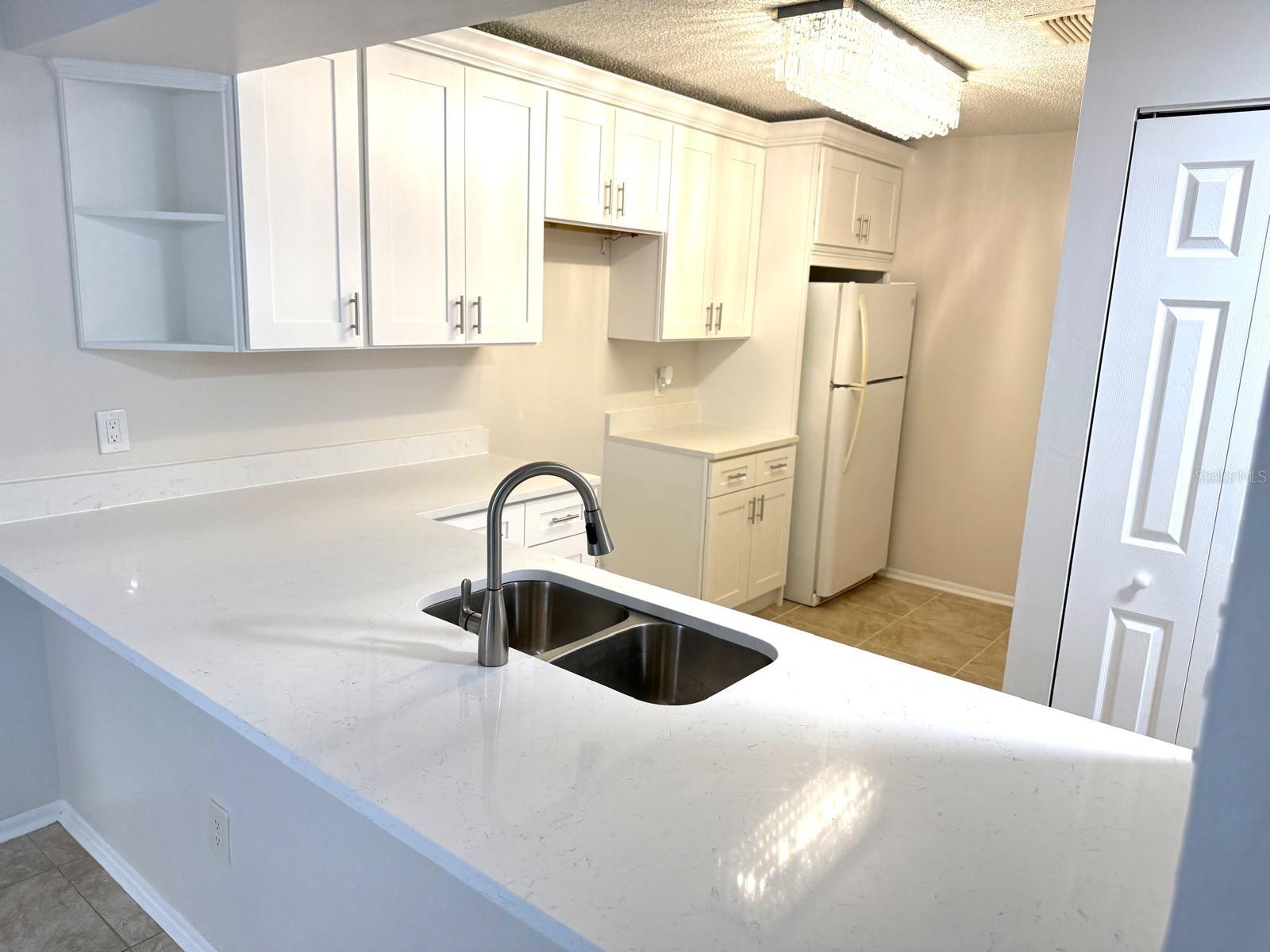 Image 7 of 22 For 604 Kenwick Circle 105