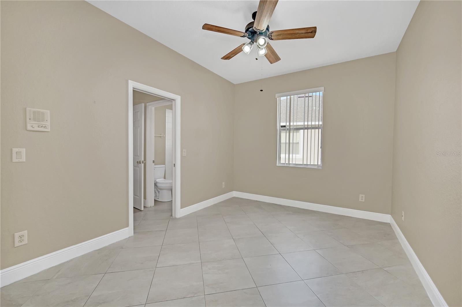 Image 22 of 47 For 409 Belfry Drive