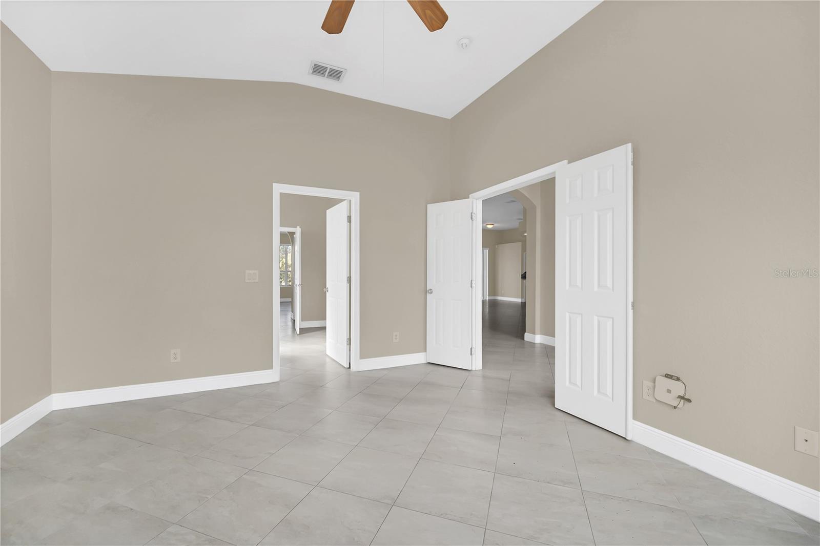 Image 25 of 47 For 409 Belfry Drive