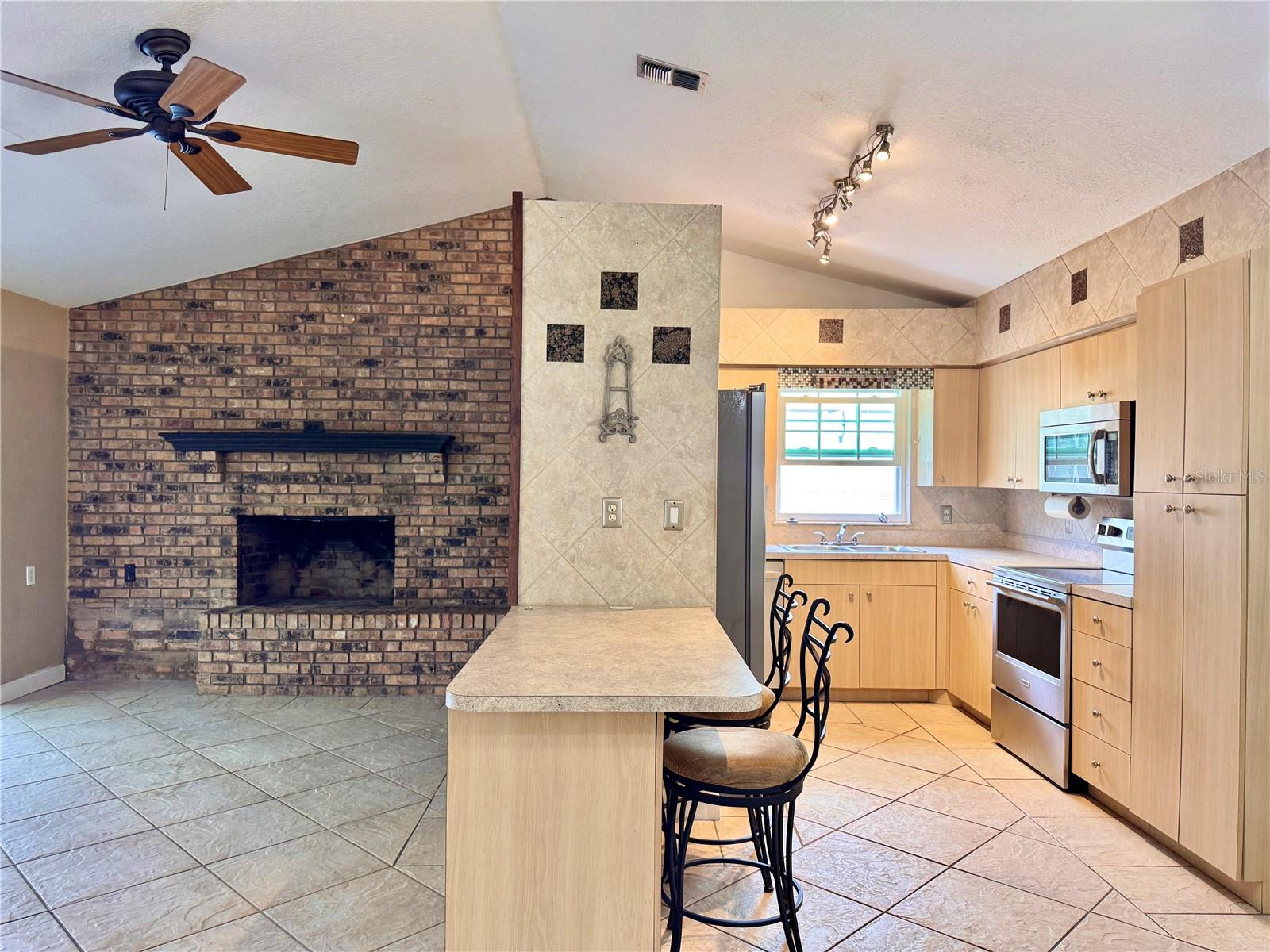 Image 12 of 54 For 3047 Suwannee Court