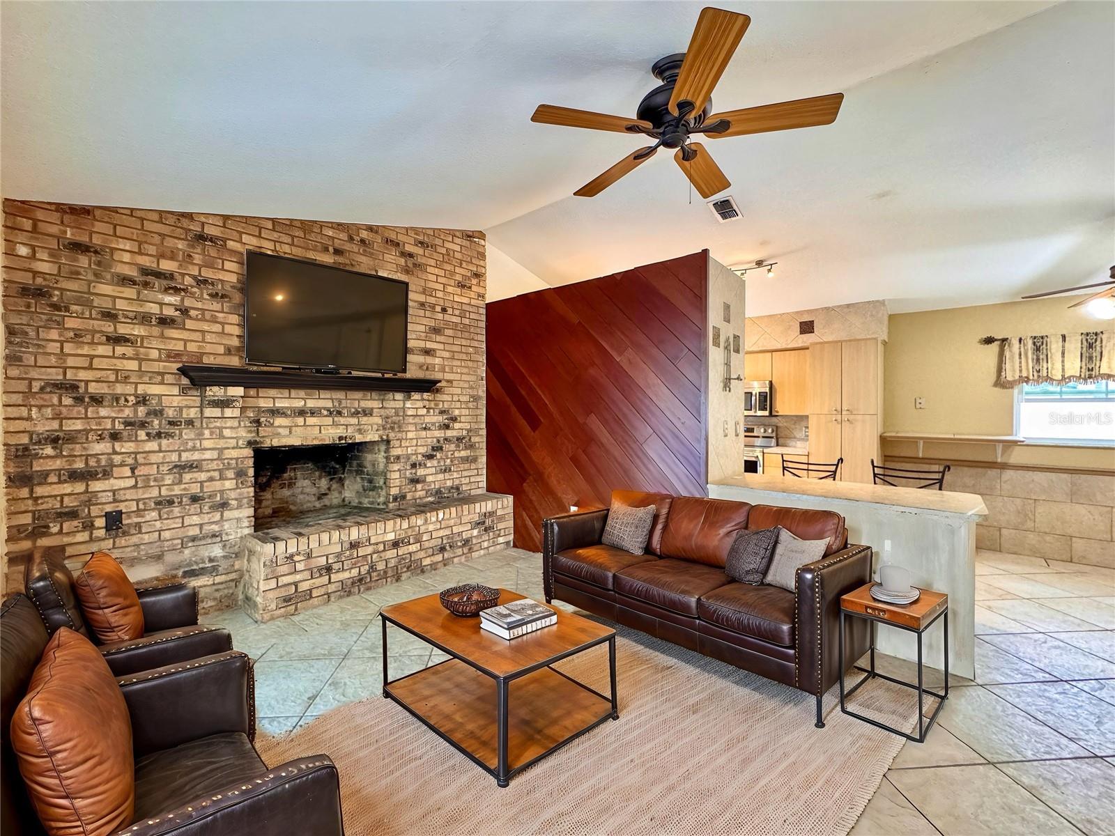 Image 17 of 54 For 3047 Suwannee Court