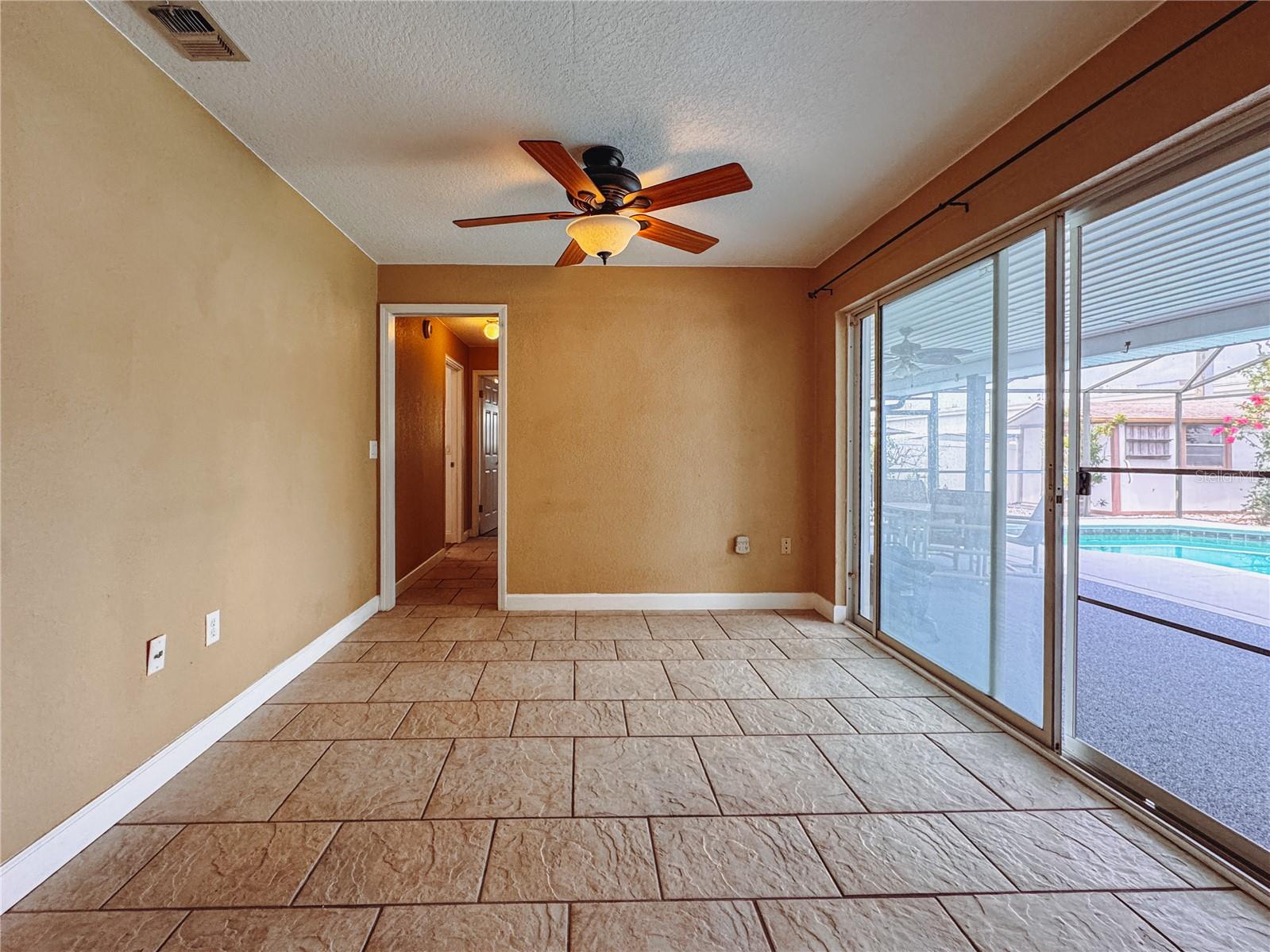 Image 20 of 54 For 3047 Suwannee Court