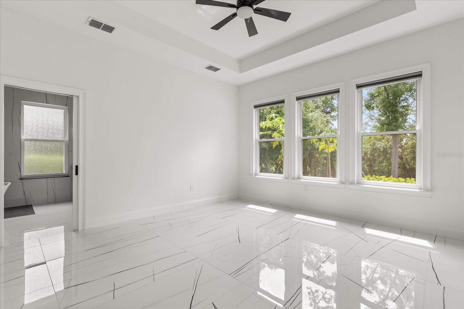 Image 13 of 33 For 16500 Magnolia Terrace Boulevard