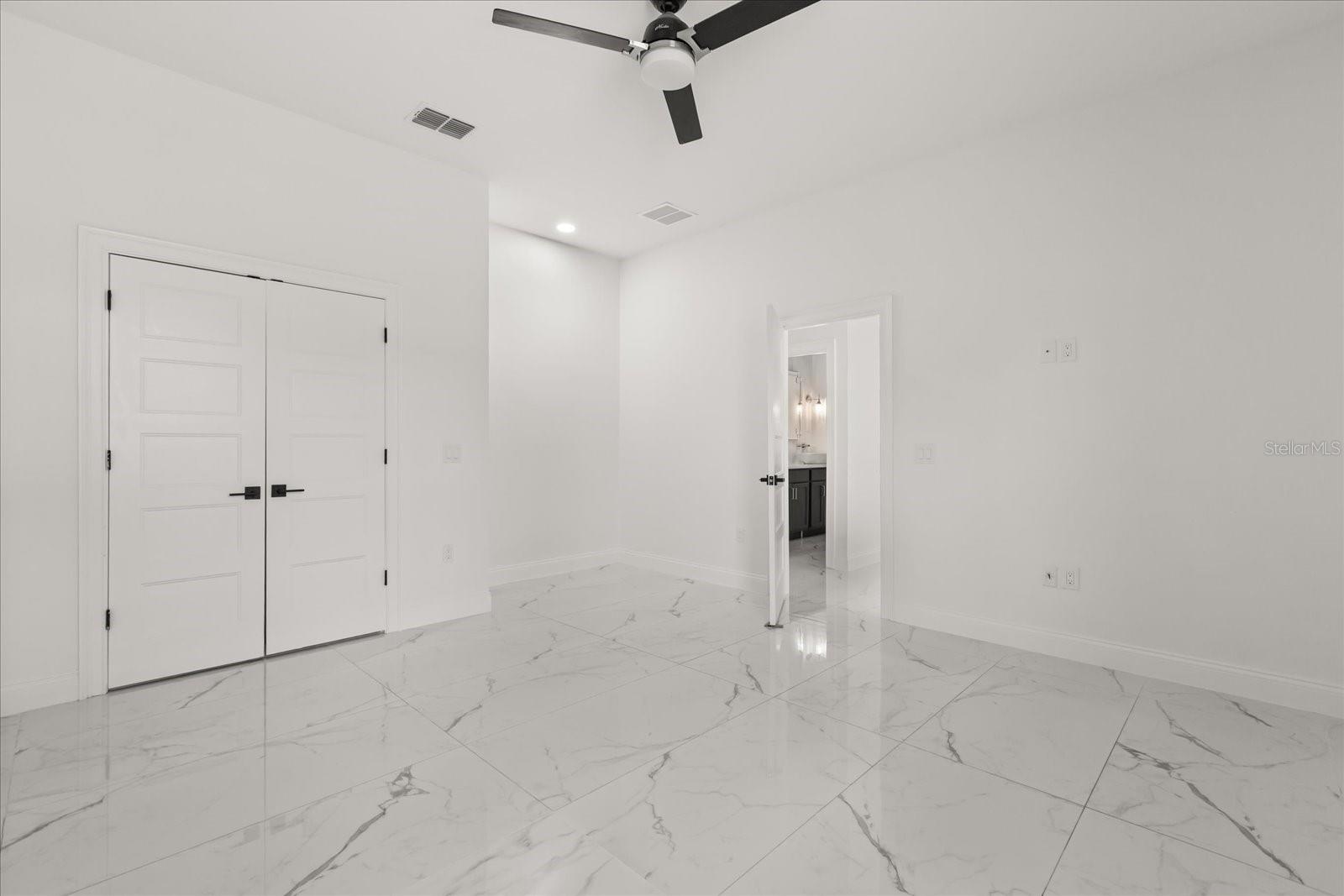 Image 18 of 33 For 16500 Magnolia Terrace Boulevard