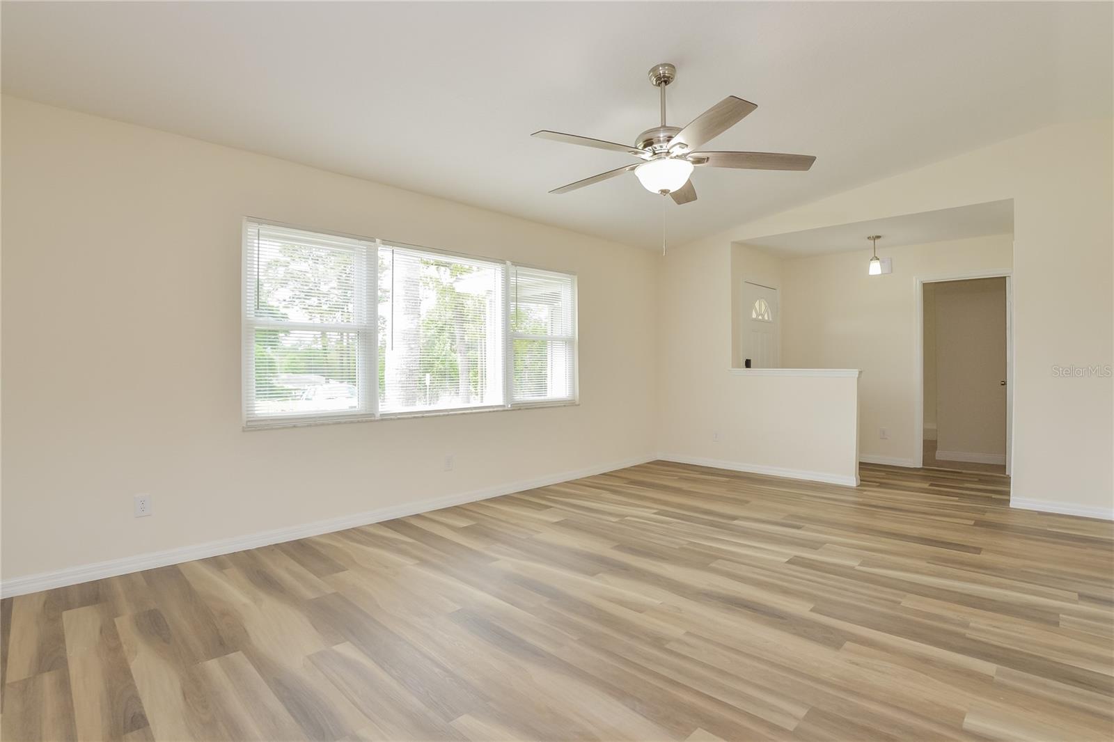 Image 3 of 16 For 245 Williams Avenue