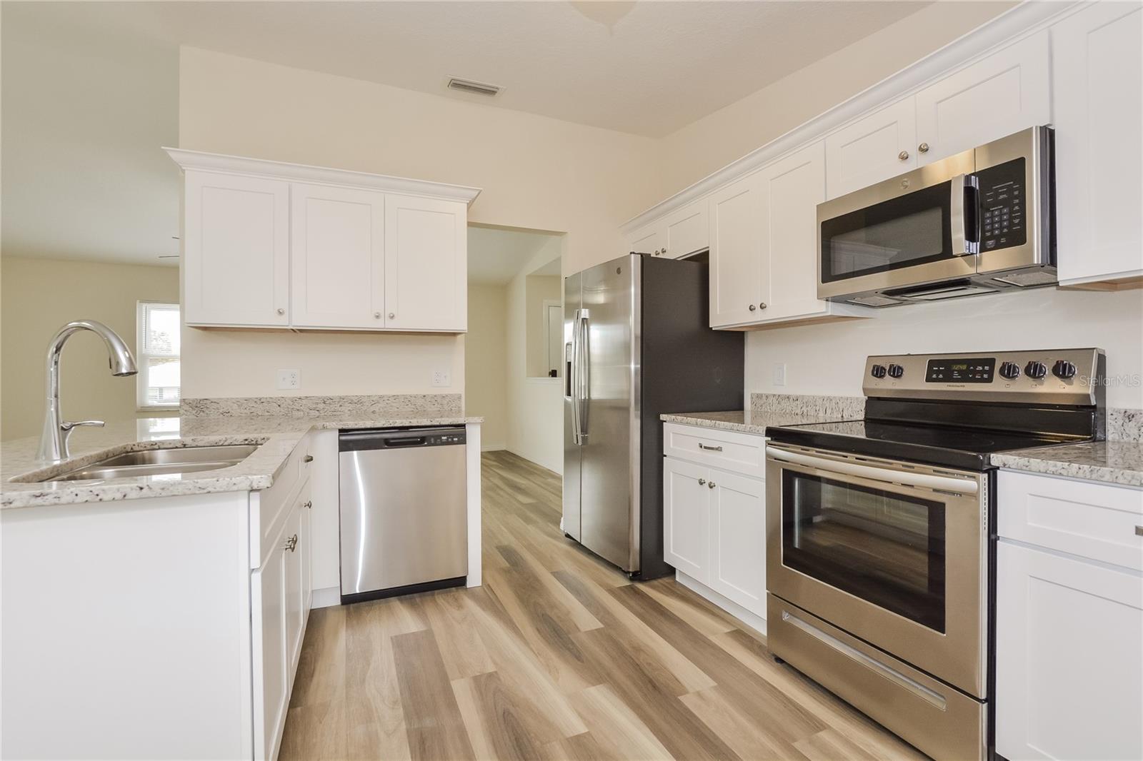 Image 7 of 16 For 245 Williams Avenue