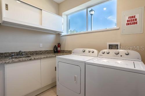 Image 16 of 44 For 7672 Amazonas Street