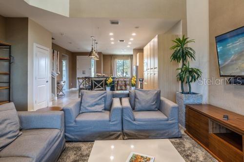 Image 20 of 44 For 7672 Amazonas Street