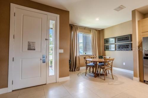 Image 4 of 44 For 7672 Amazonas Street