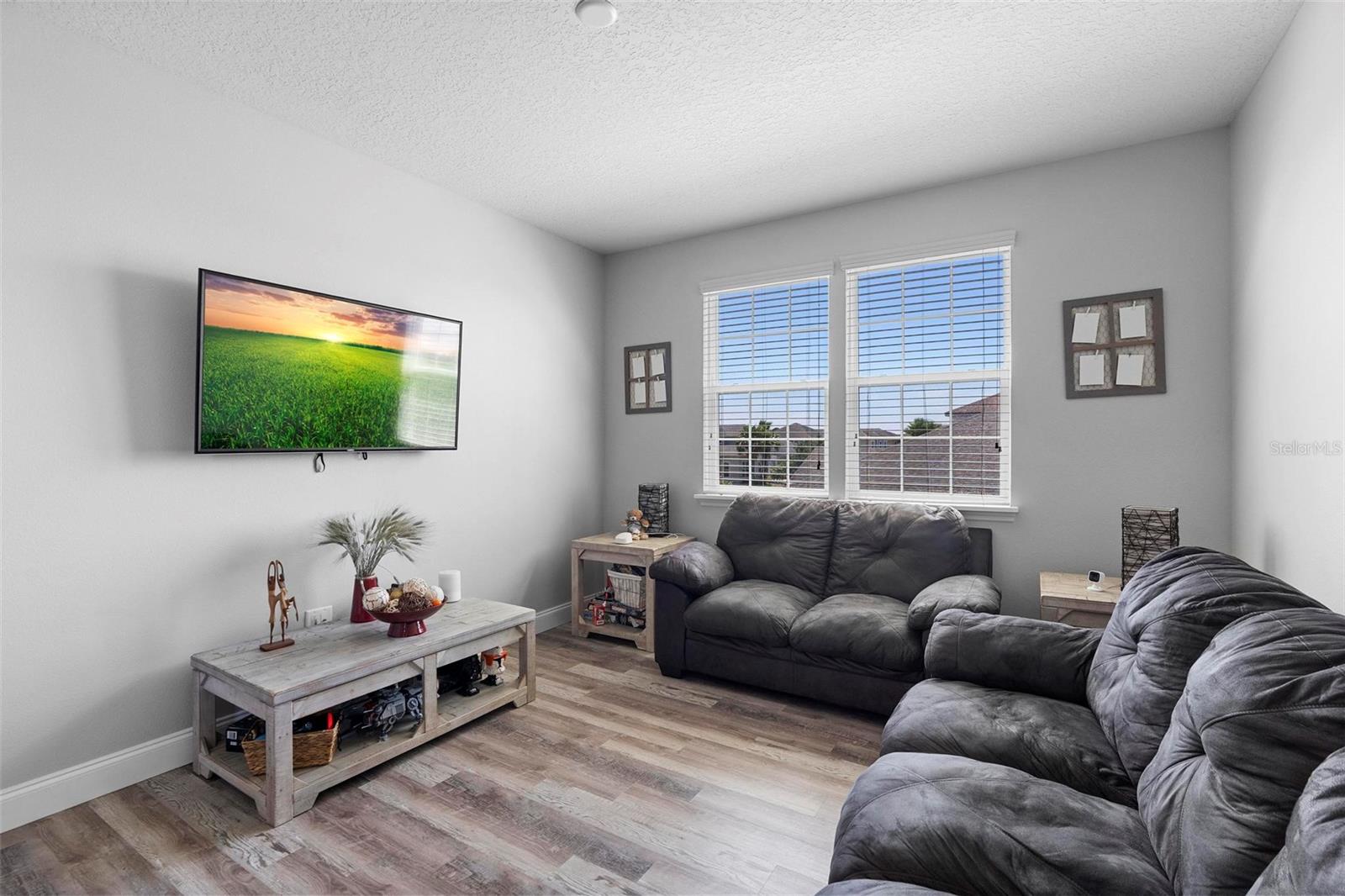 Image 24 of 52 For 3008 Cardillino Way