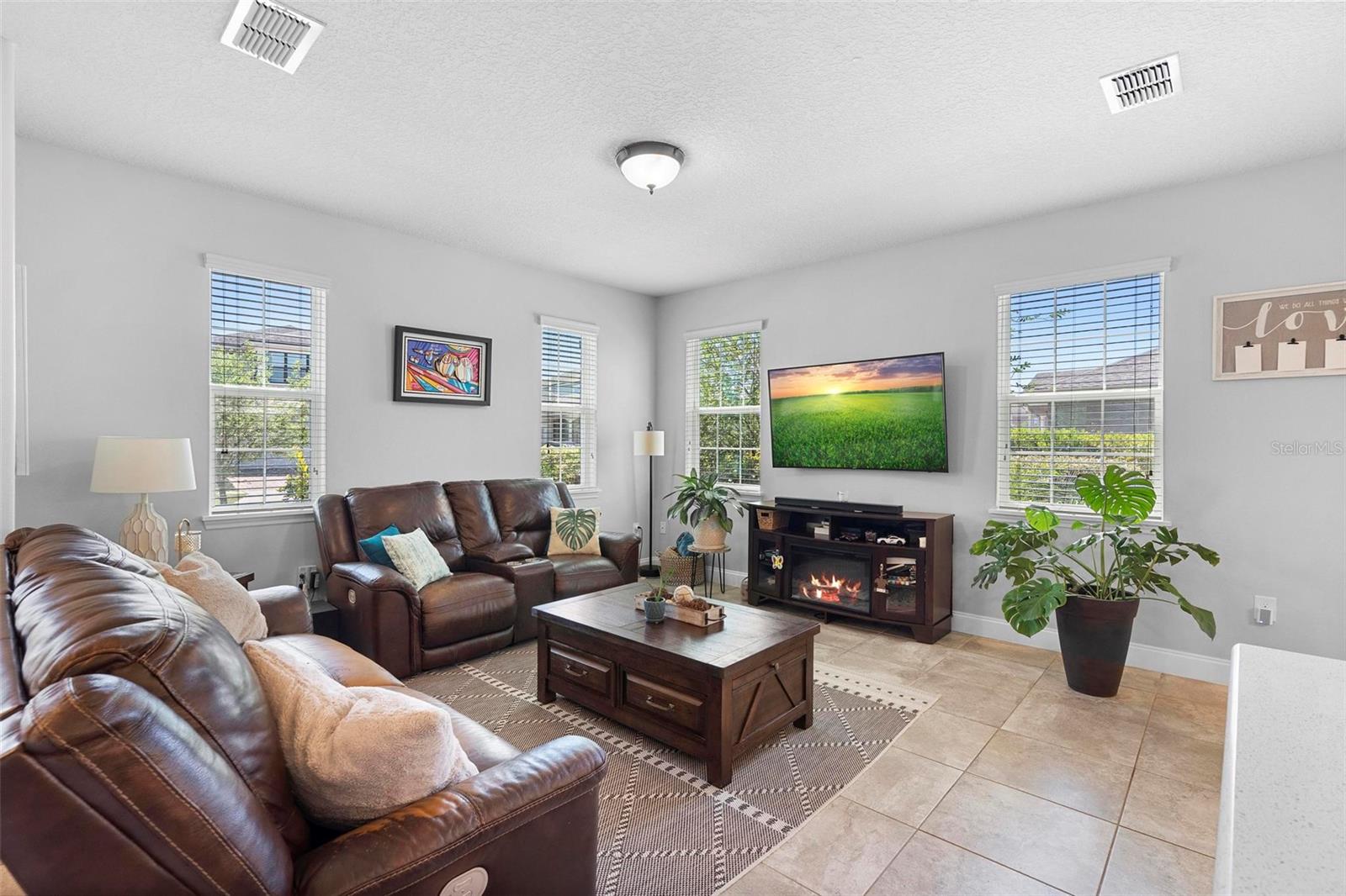 Image 8 of 52 For 3008 Cardillino Way