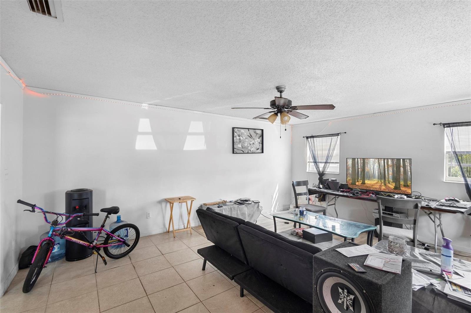 Image 11 of 26 For 1001 Buttercup Lane