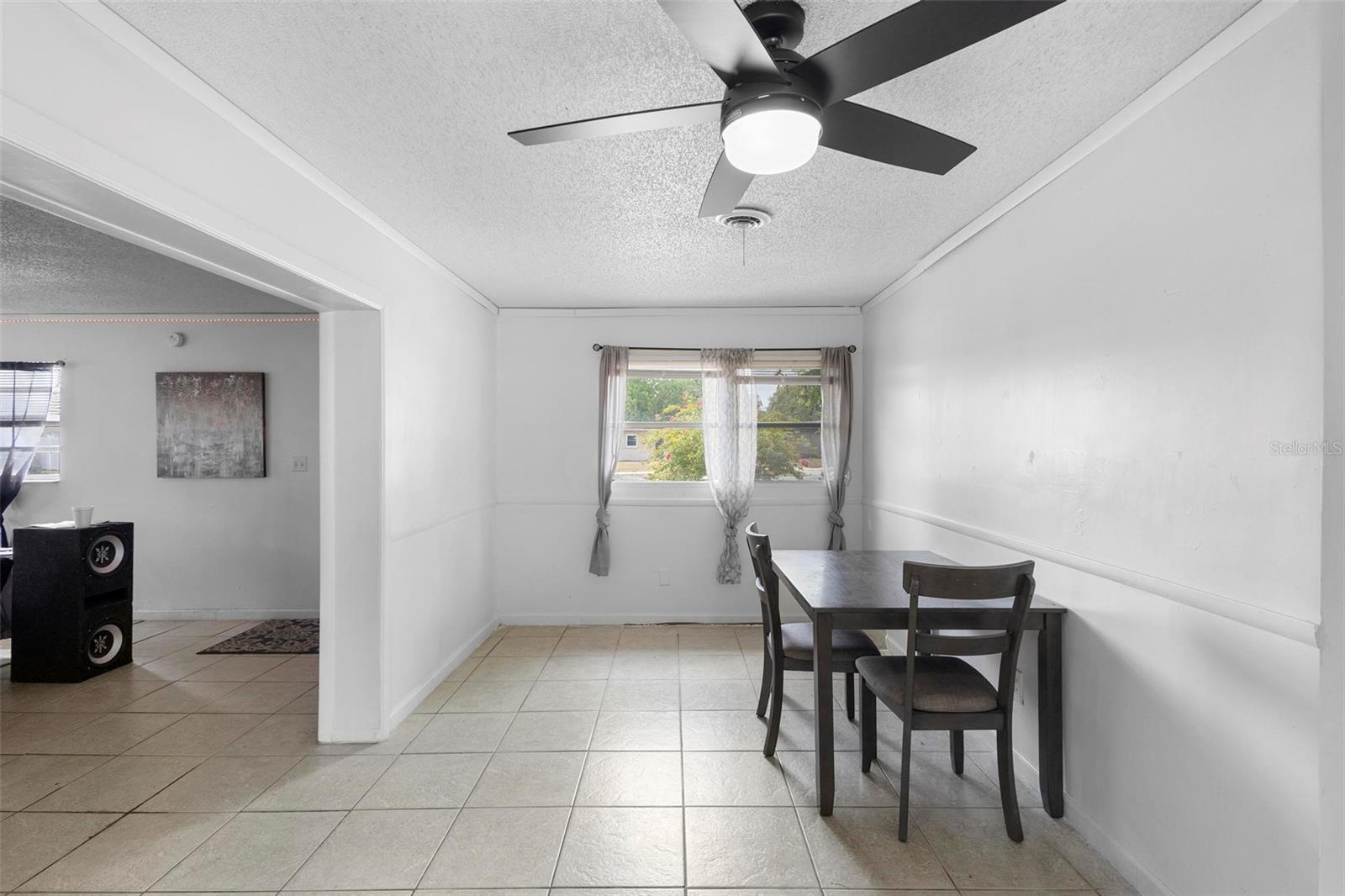 Image 4 of 26 For 1001 Buttercup Lane
