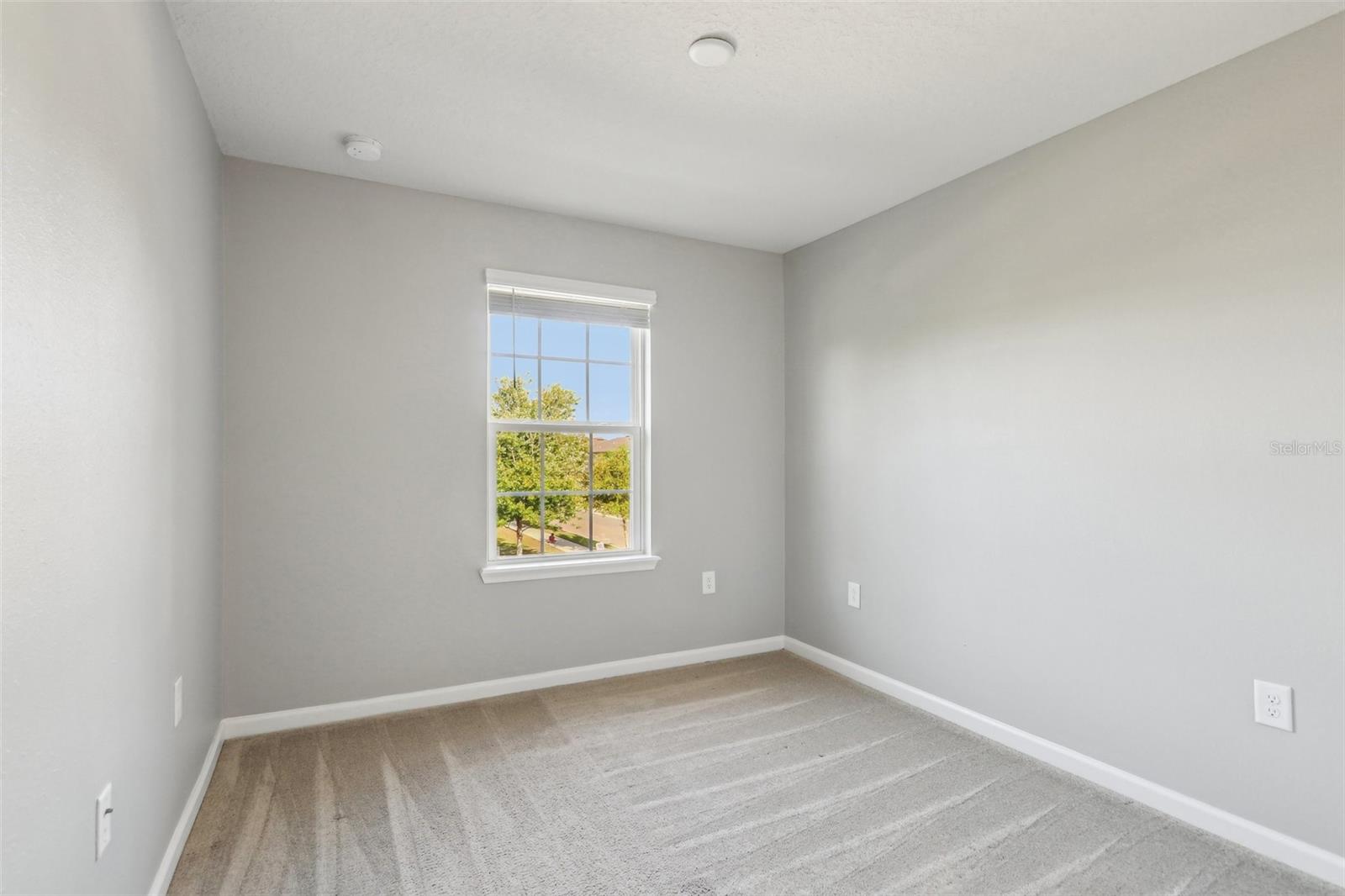 Image 24 of 33 For 6013 Blue Lily Way