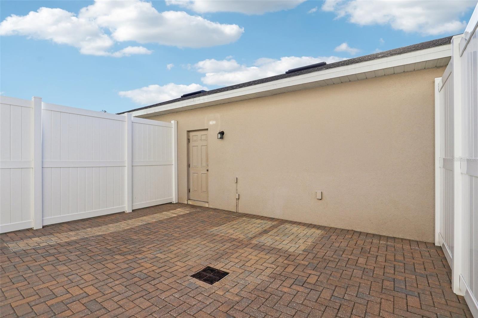 Image 31 of 33 For 6013 Blue Lily Way