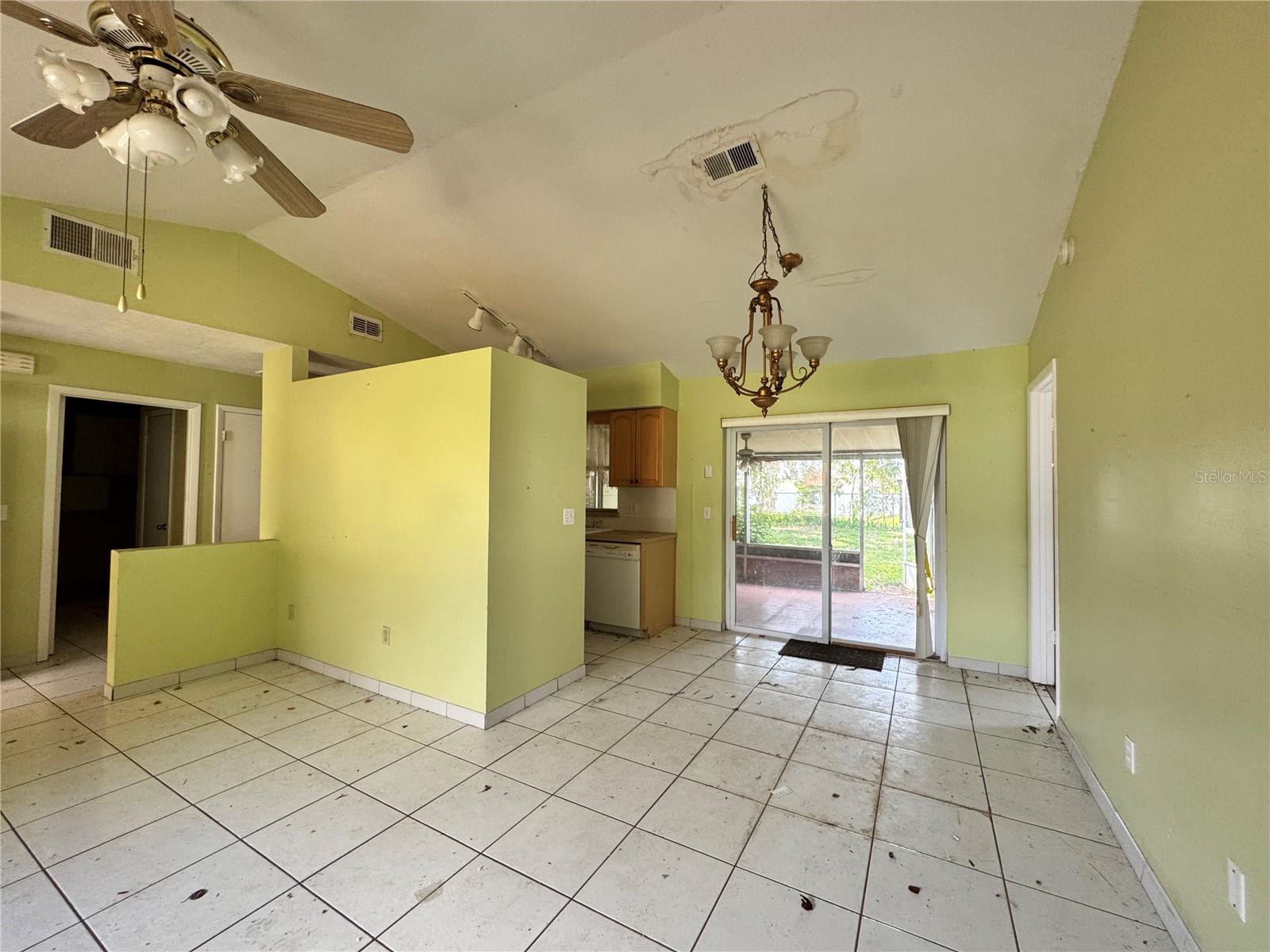 Image 4 of 25 For 132 Acapulco Drive