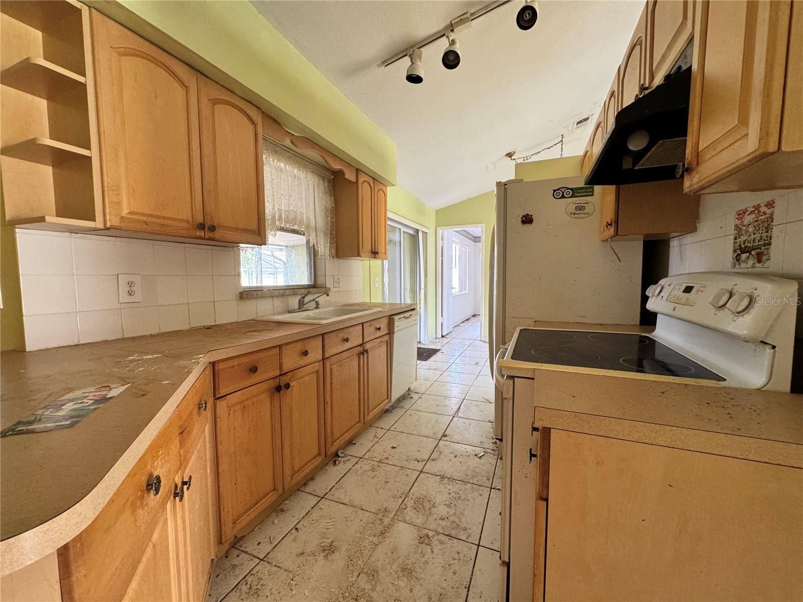 Image 9 of 25 For 132 Acapulco Drive