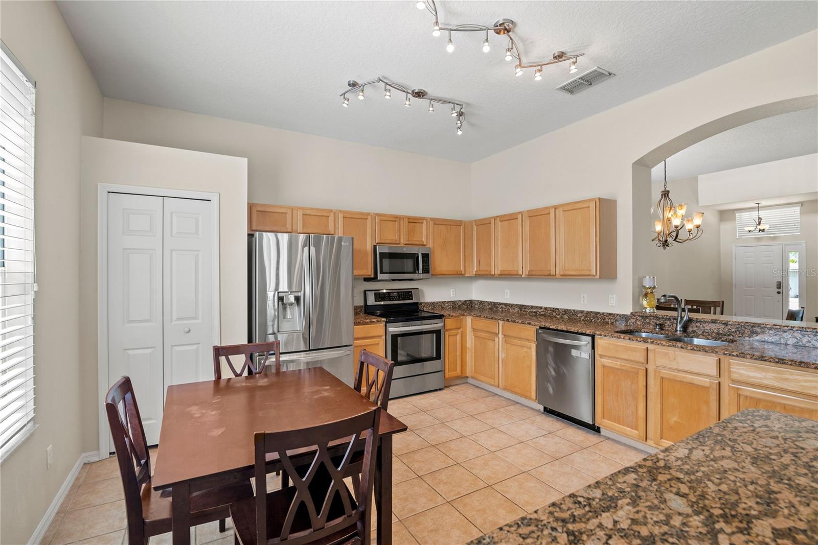 Image 11 of 41 For 802 Pickfair Terrace