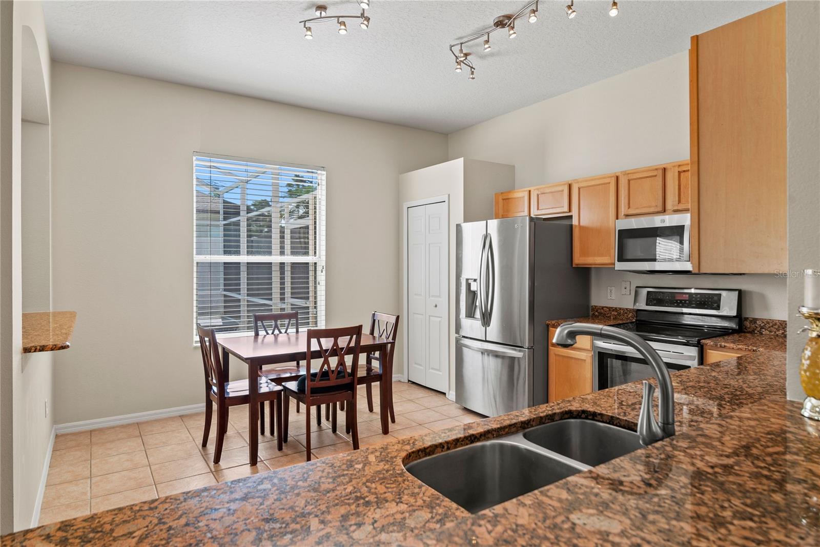 Image 12 of 41 For 802 Pickfair Terrace