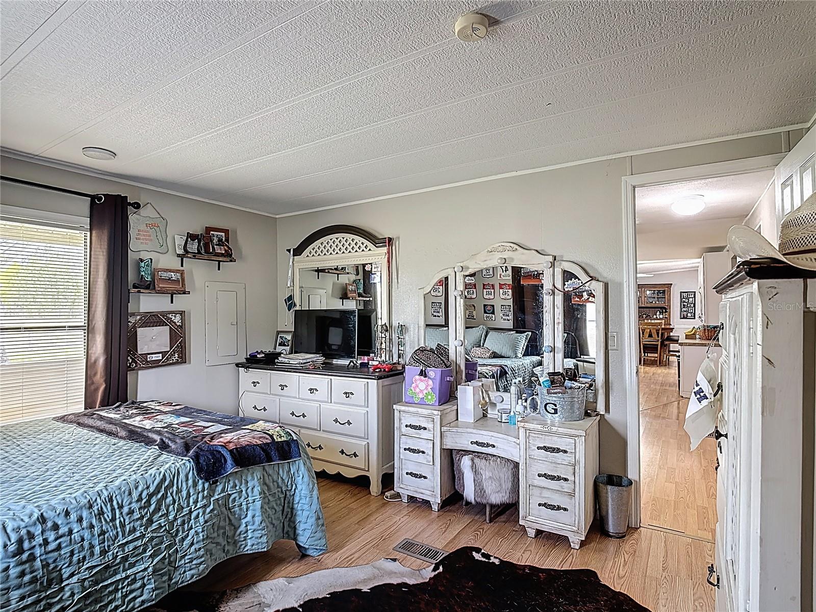 Image 38 of 71 For 900 Moonlight Court
