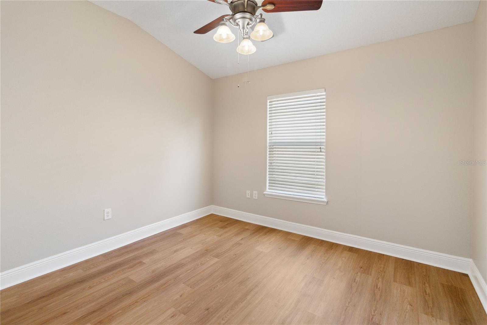 Image 15 of 31 For 6434 Goldenrod Road 17b