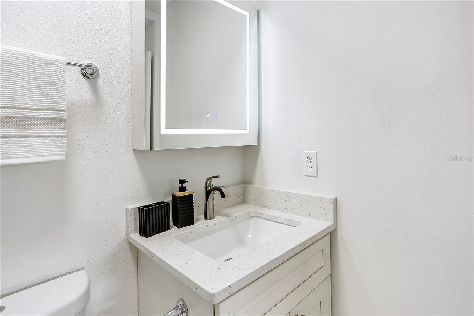 Image 11 of 23 For 4922 Huppel Avenue