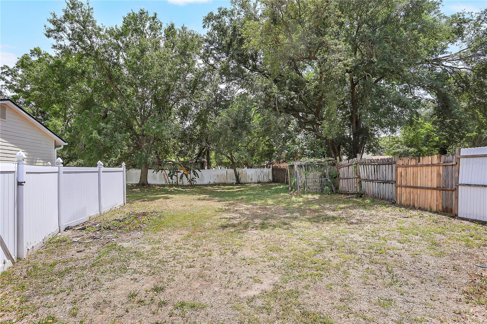 Image 19 of 23 For 4922 Huppel Avenue