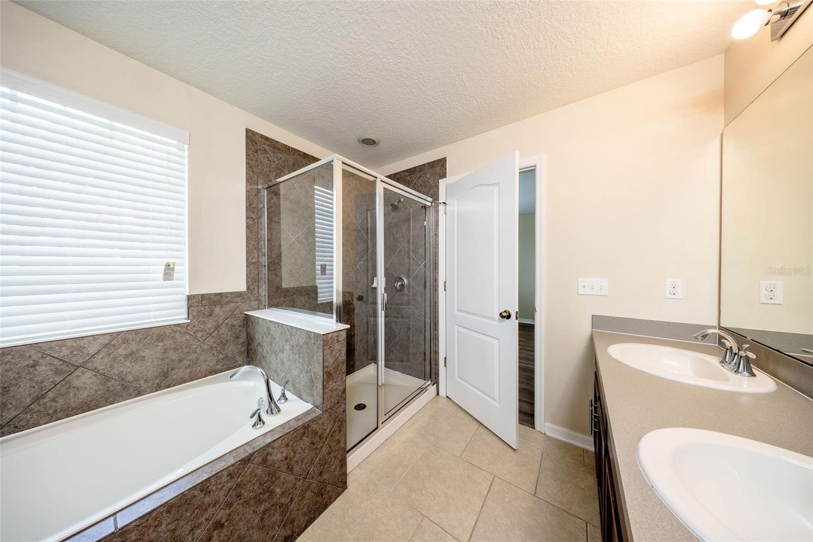 Image 17 of 36 For 2743 River Landing Drive