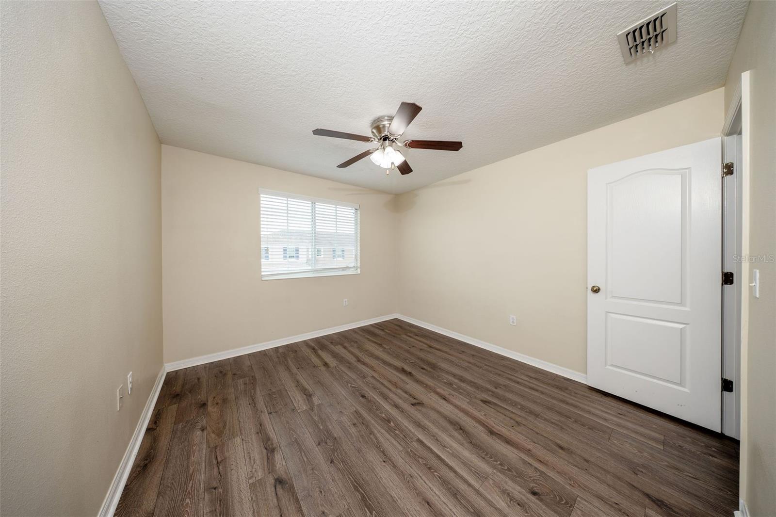 Image 19 of 36 For 2743 River Landing Drive