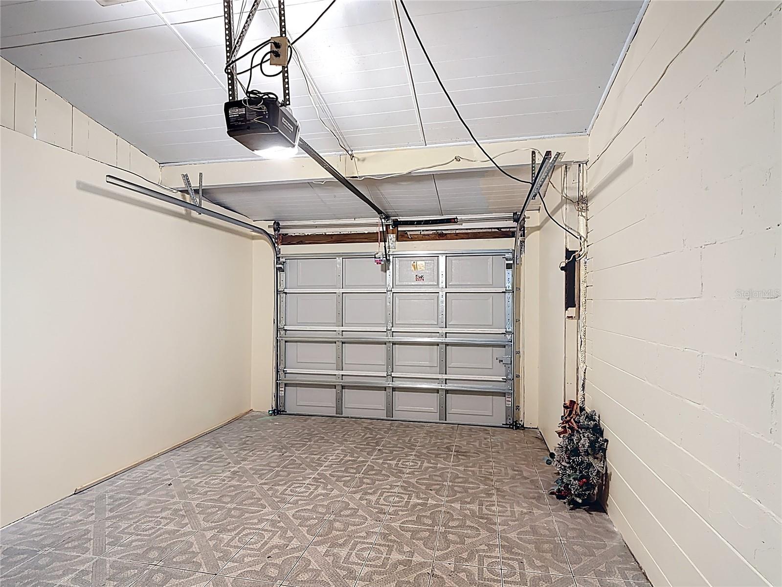 Image 31 of 49 For 1901 Rose Boulevard