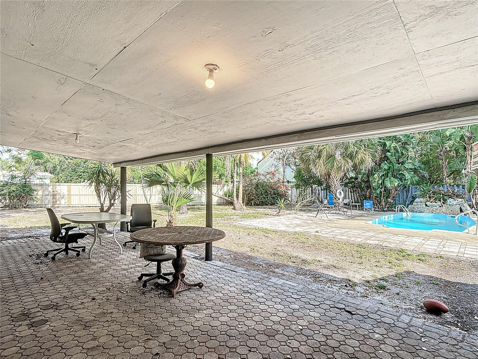 Image 33 of 49 For 1901 Rose Boulevard