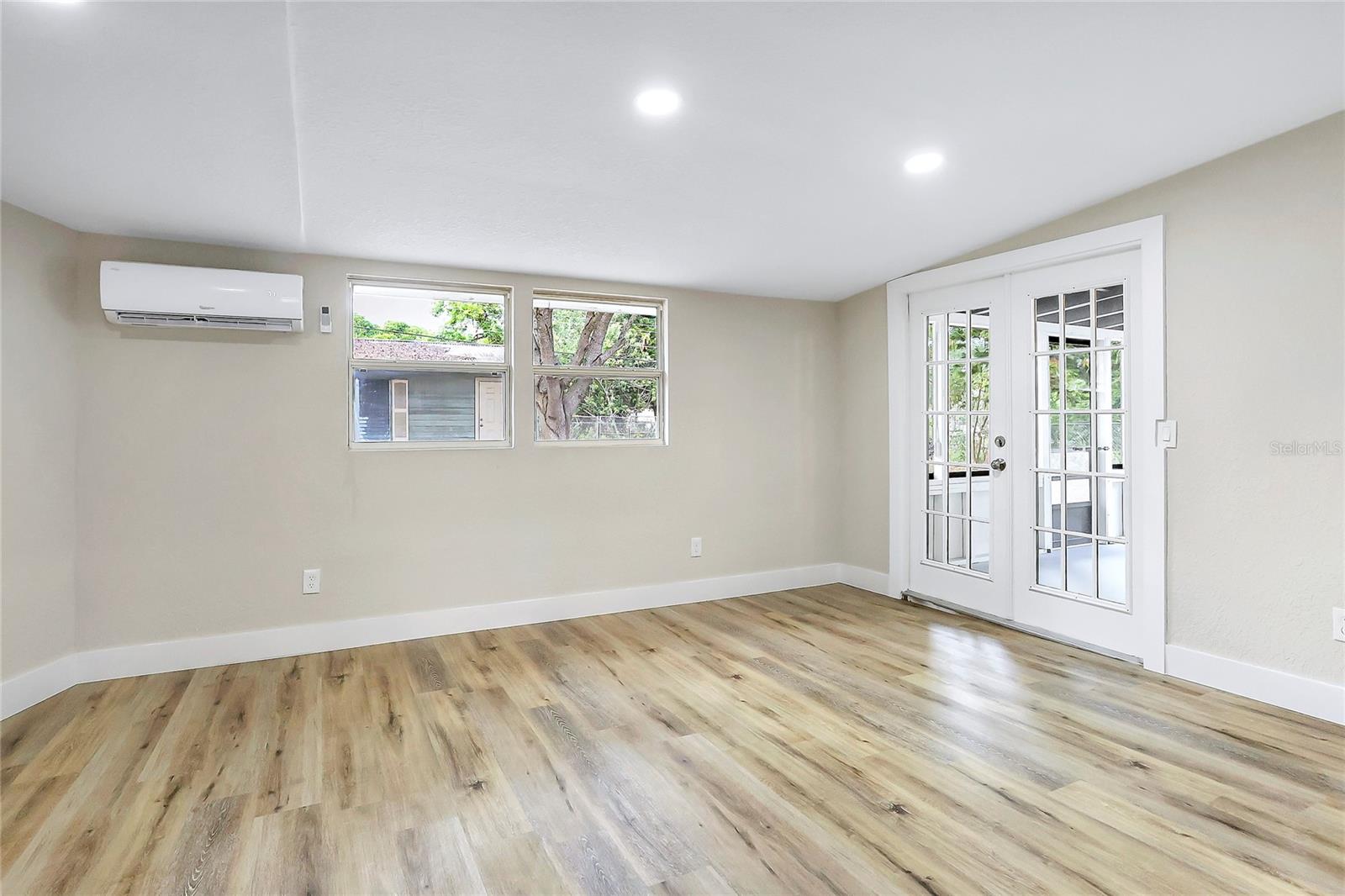 Image 21 of 36 For 451 5th Street