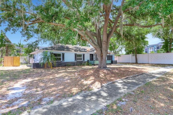 Image 33 of 38 For 7507 Duo Lakes Drive