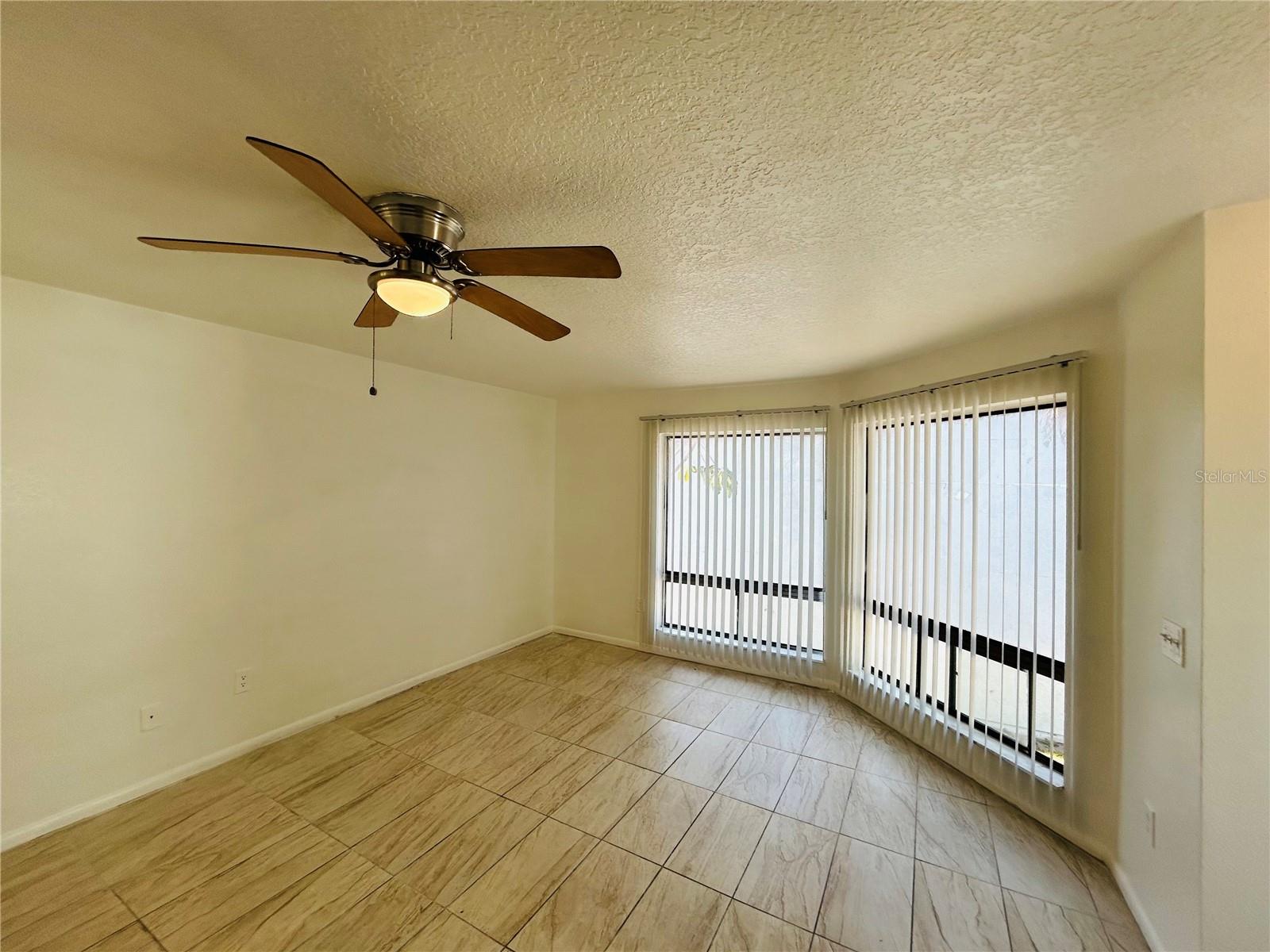 Image 4 of 10 For 4328 Lakeway Drive K