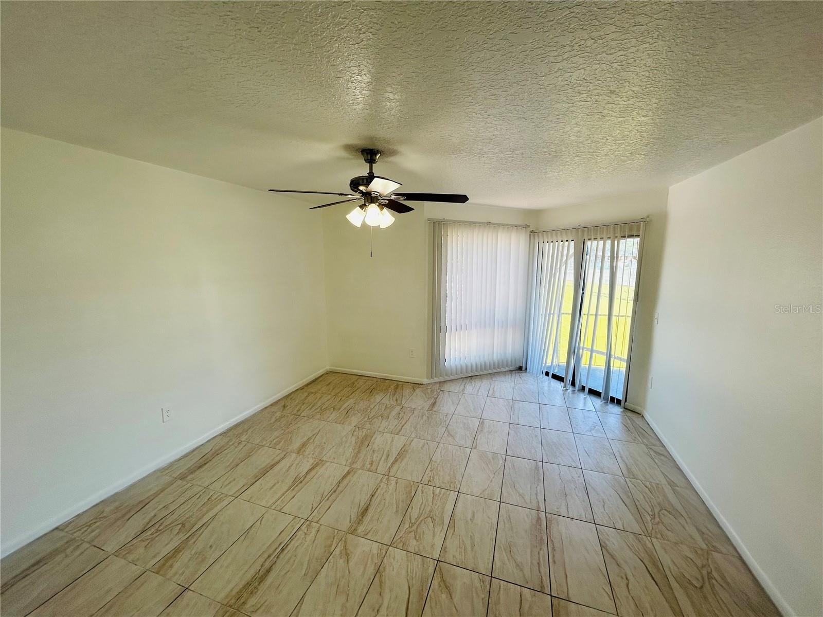 Image 7 of 10 For 4328 Lakeway Drive K