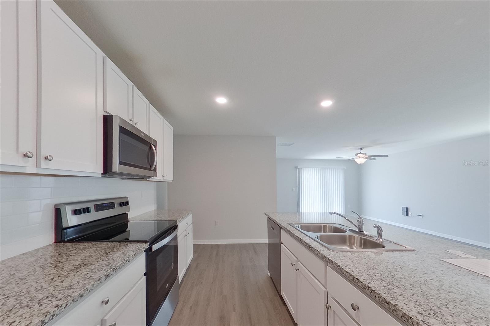 Image 10 of 31 For 8613 43rd Terrace