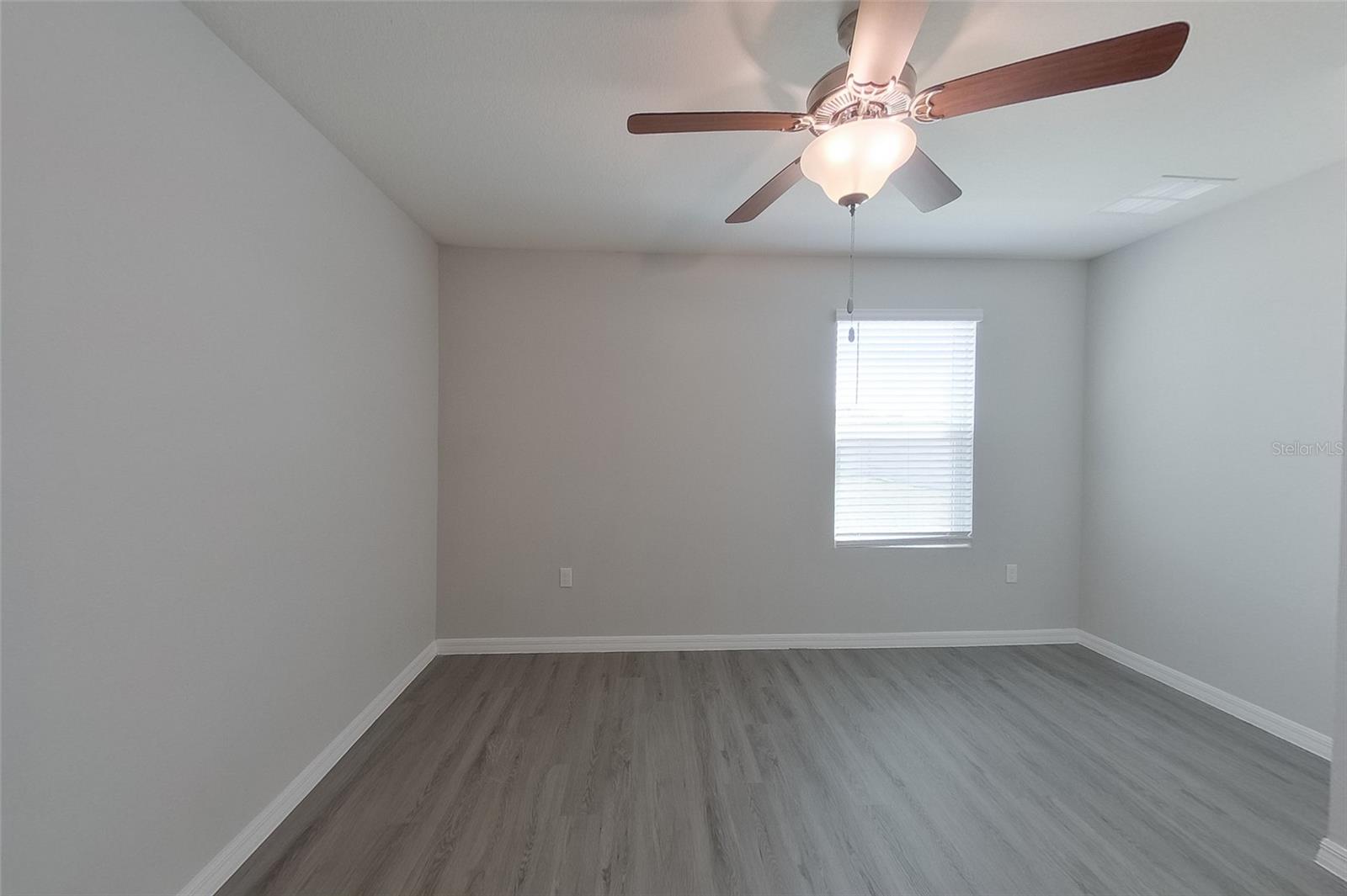 Image 12 of 31 For 8613 43rd Terrace
